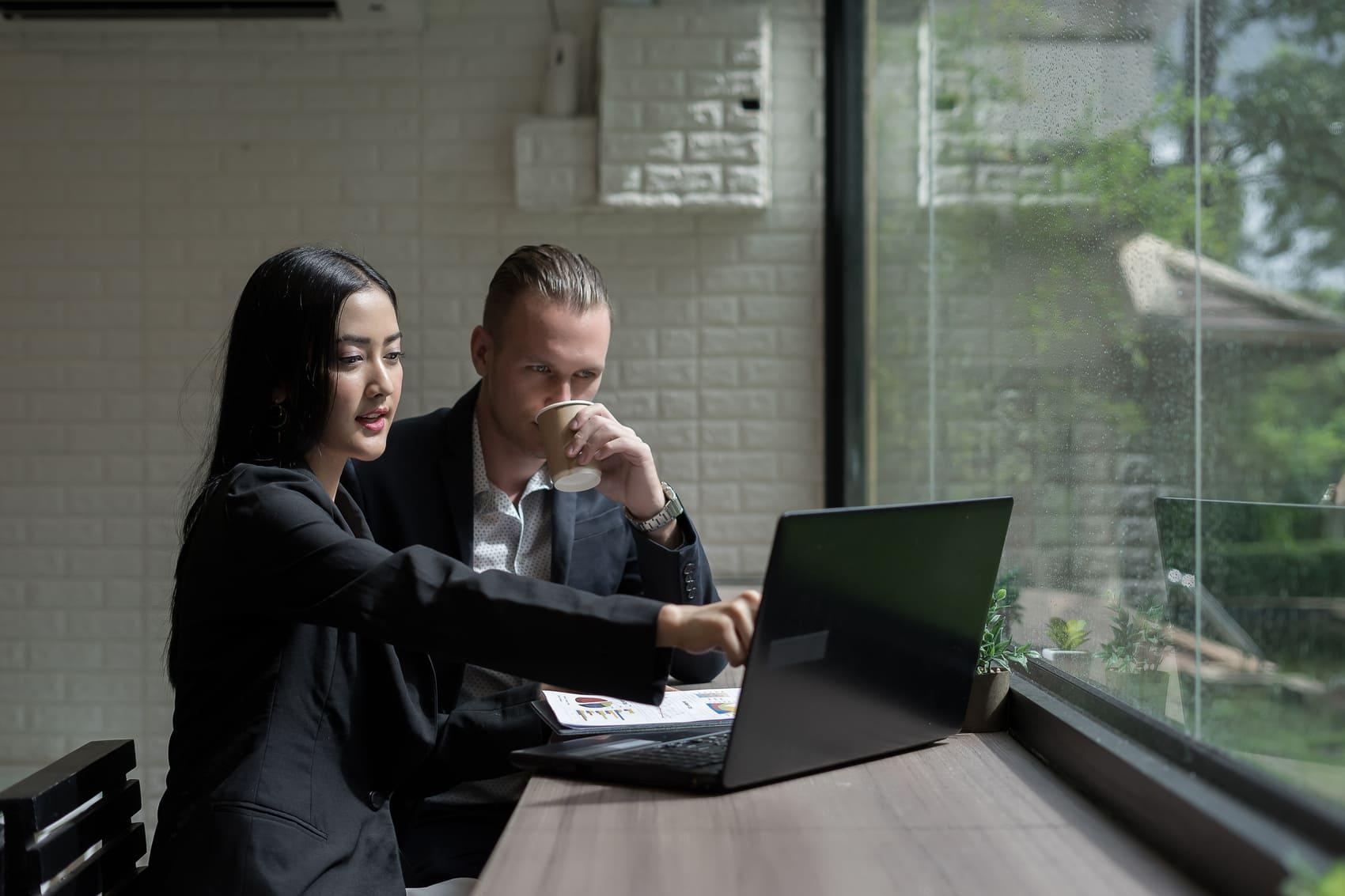 ワークフローを革新し、未来志向の組織へ導くMiraiLink。