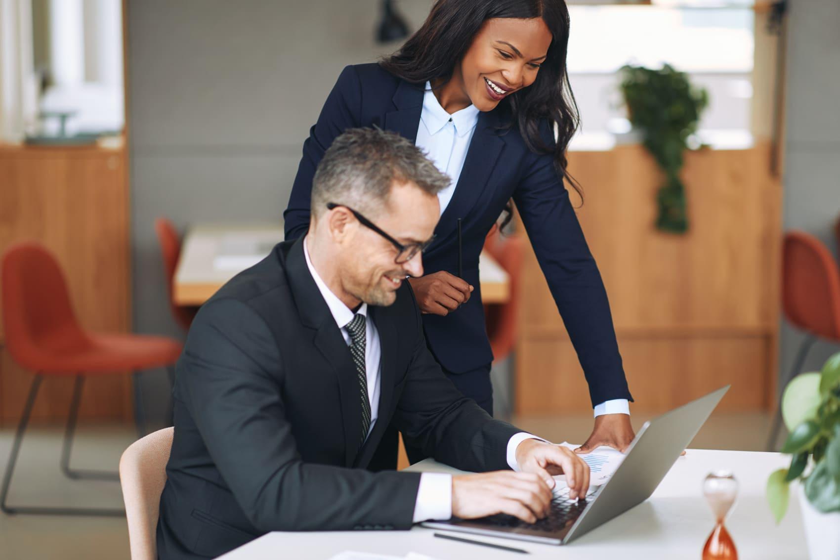 MiraiLink: デジタル変革で業務を最適化し、新たな働き方を創出。